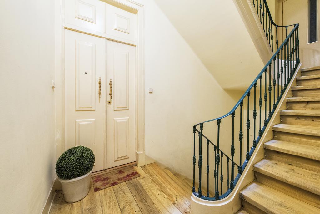 Caza Latina Apartment Lisbon Bagian luar foto